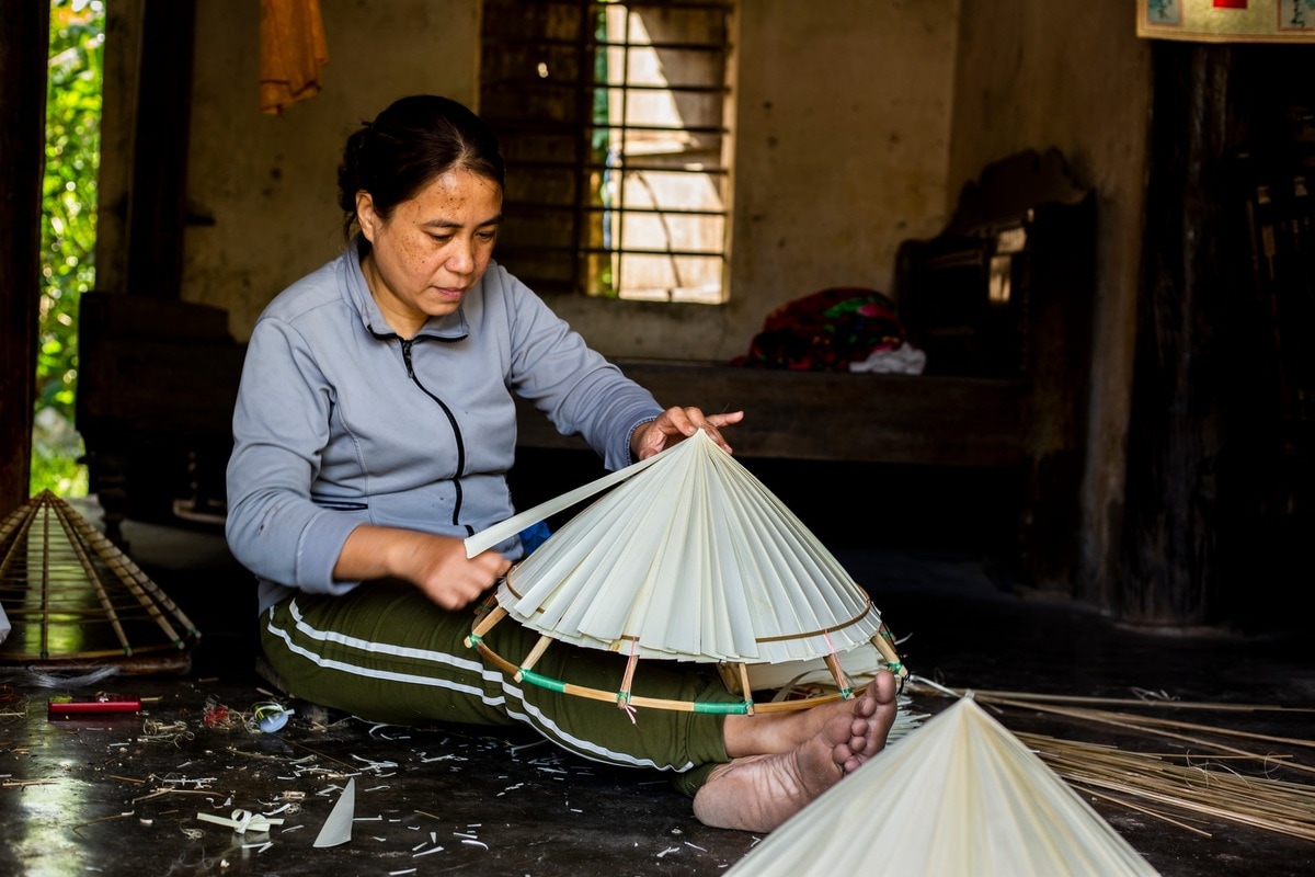 Non La is handwoven, mainly using palm leaves and bamboo slats 
